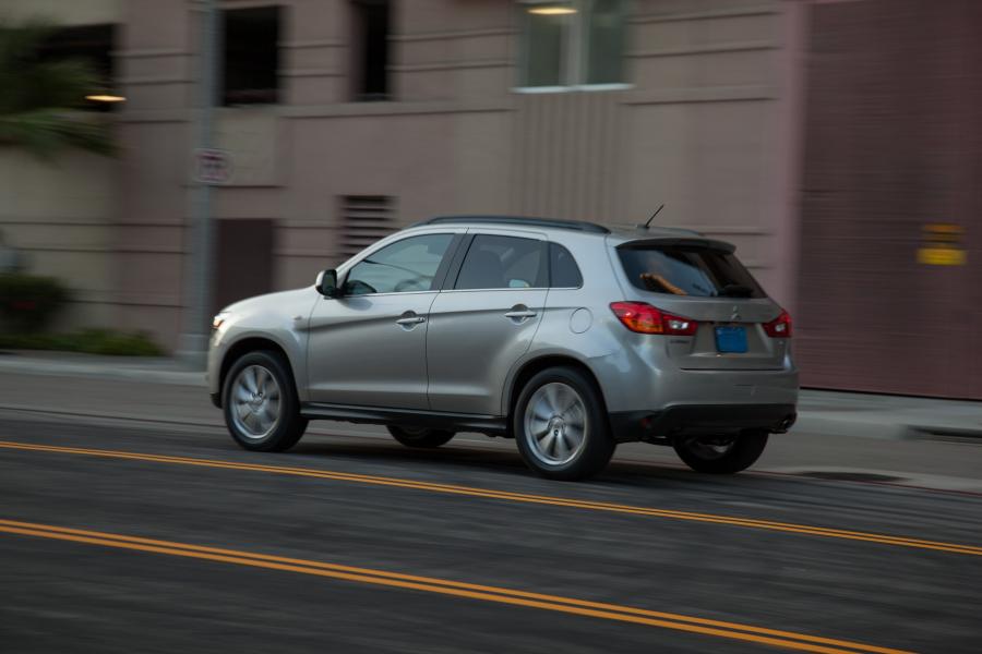  Mitsubishi Outlander Sport 2013 года  (фото 76 из 83)